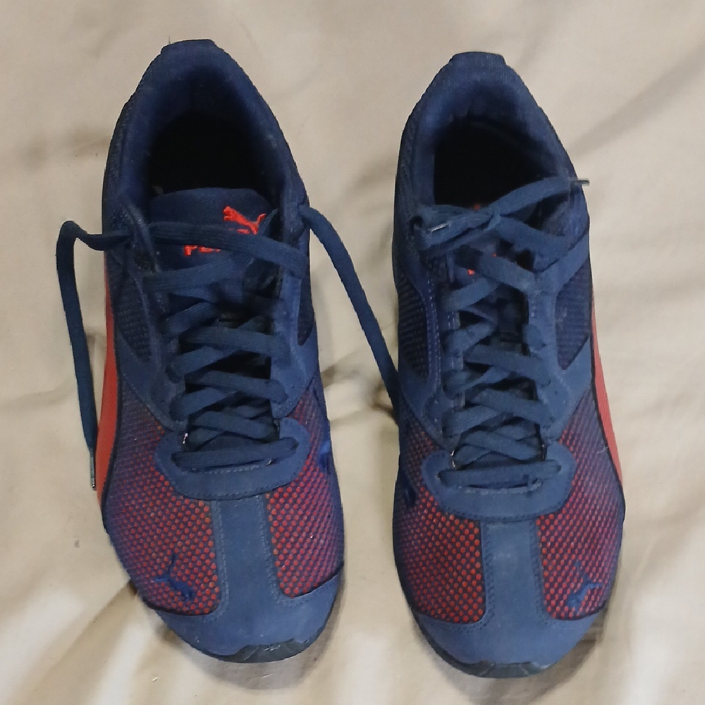 Puma Men's Blue and Red Sneakers